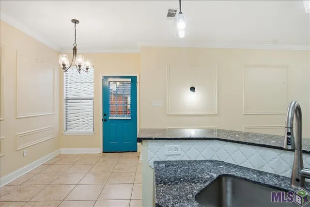 $155,000 | 8429 Florida Boulevard, Unit 2J, Denham Springs, LA 70726