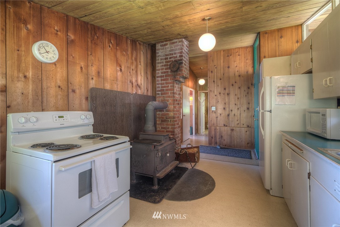7468 Coyle Road Quilcene, WA 98376 - Photo 14 of 25