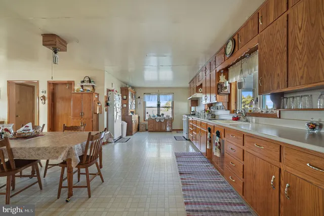 $988,900 | 1340 Hazlettville Road, Camden Wyoming, DE 19934