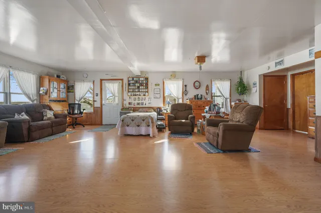 $988,900 | 1340 Hazlettville Road, Camden Wyoming, DE 19934