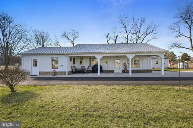 $988,900 | 1340 Hazlettville Road, Camden Wyoming, DE 19934