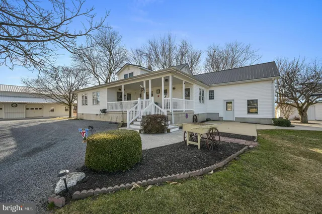 $988,900 | 1340 Hazlettville Road, Camden Wyoming, DE 19934