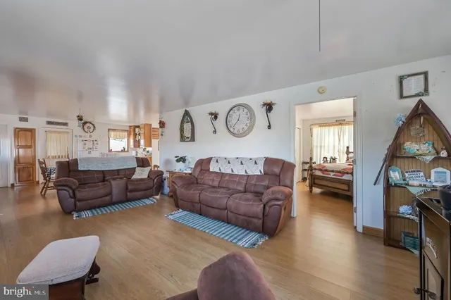 $988,900 | 1340 Hazlettville Road, Camden Wyoming, DE 19934