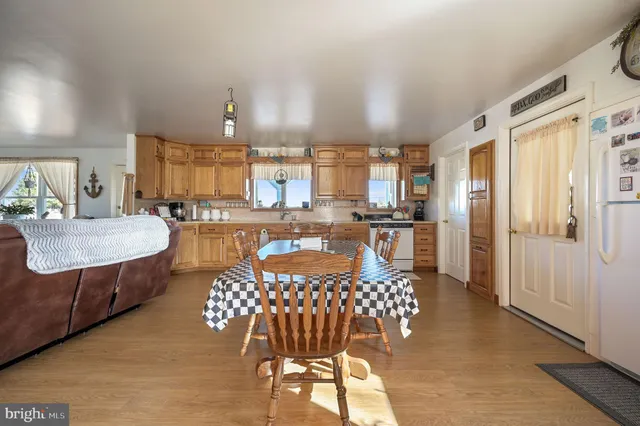 $988,900 | 1340 Hazlettville Road, Camden Wyoming, DE 19934