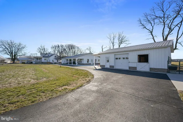$988,900 | 1340 Hazlettville Road, Camden Wyoming, DE 19934
