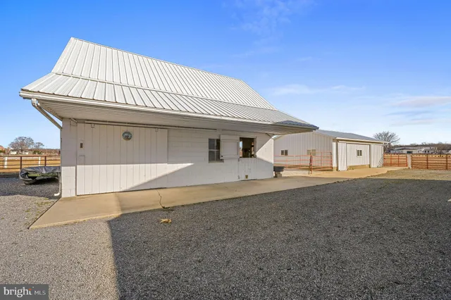 $988,900 | 1340 Hazlettville Road, Camden Wyoming, DE 19934