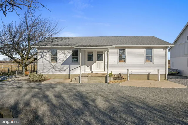 $988,900 | 1340 Hazlettville Road, Camden Wyoming, DE 19934