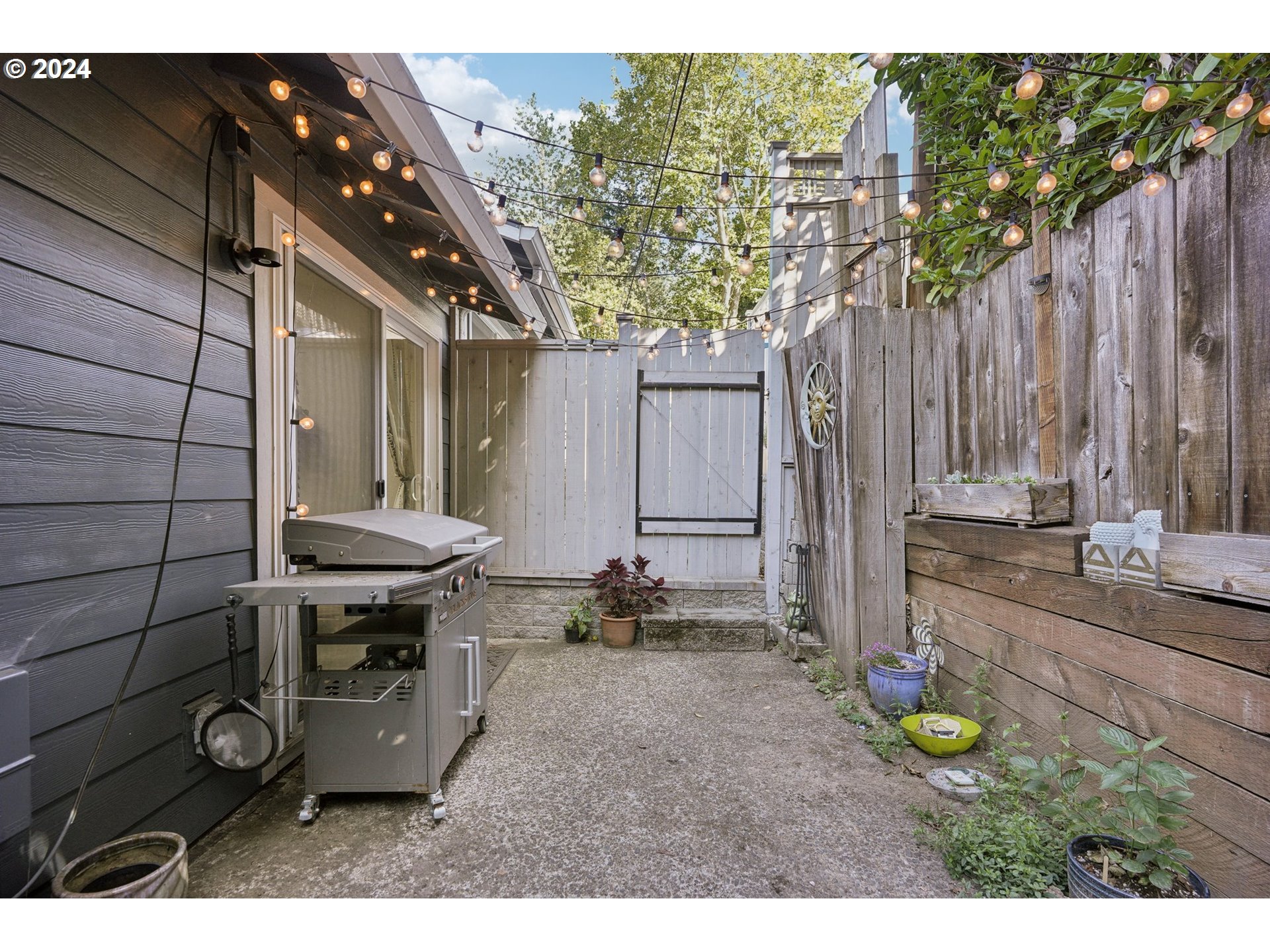 2833 Southwest Spring Garden Street Portland, OR 97219 - Photo 28 of 35 Gallery Image 28