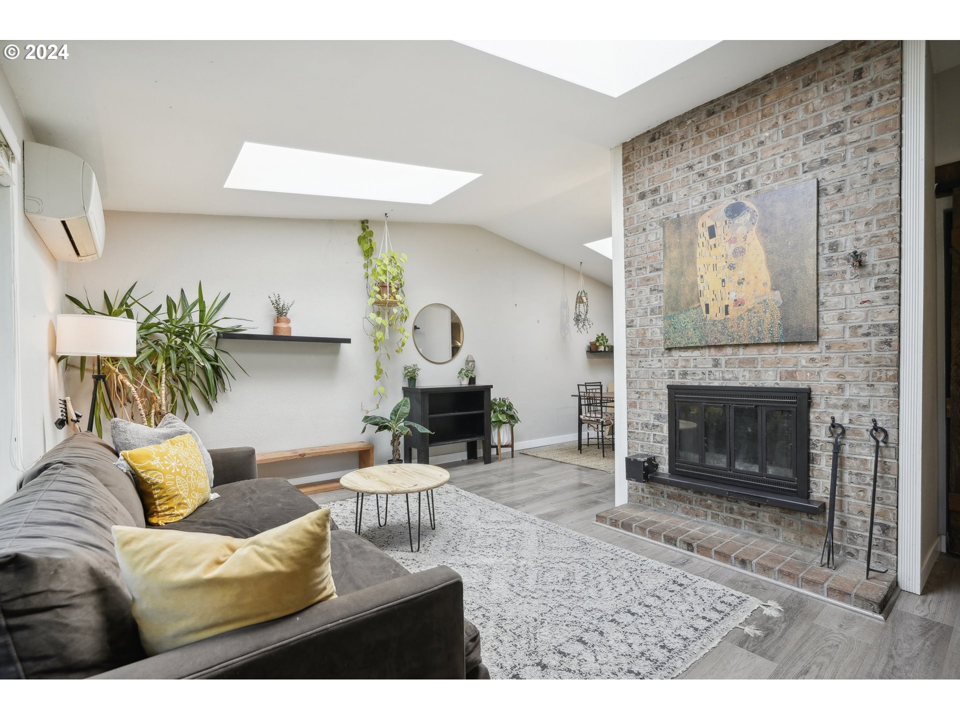 2833 Southwest Spring Garden Street Portland, OR 97219 - Photo 4 of 35 Gallery Image 4