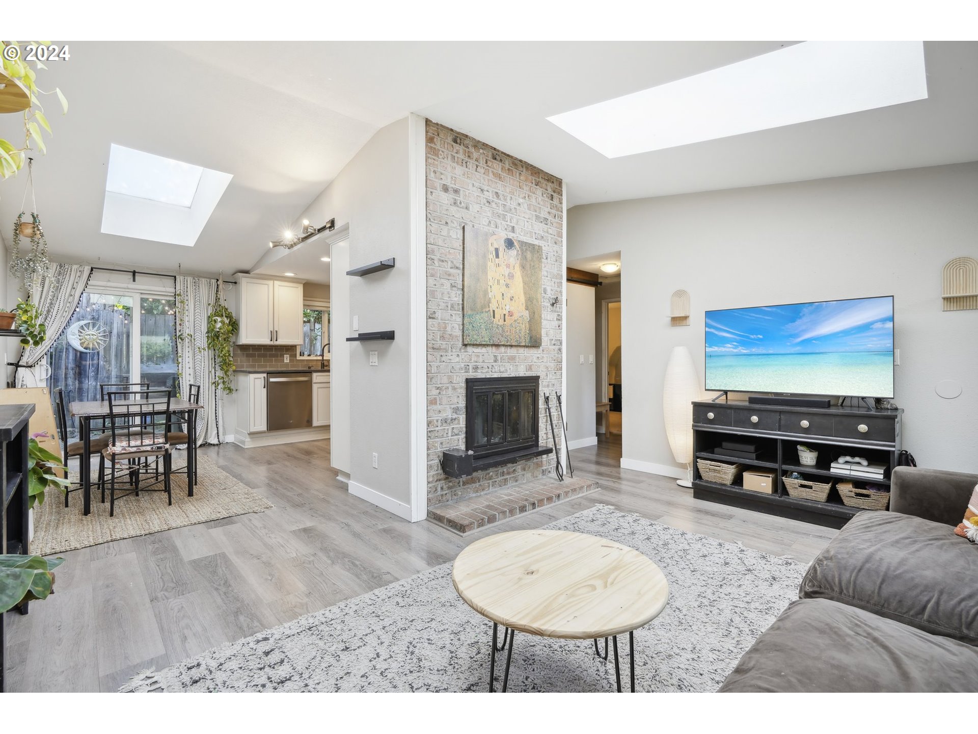 2833 Southwest Spring Garden Street Portland, OR 97219 - Photo 7 of 35 Gallery Image 7