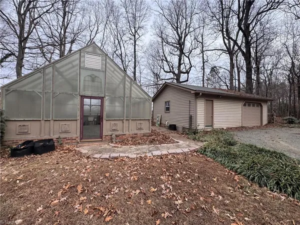 $2,100 | 4566 Starmount Road, Liberty, NC 27298