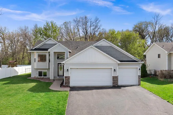 $365,000 | 612 6th Street North, Montrose, MN 55363
