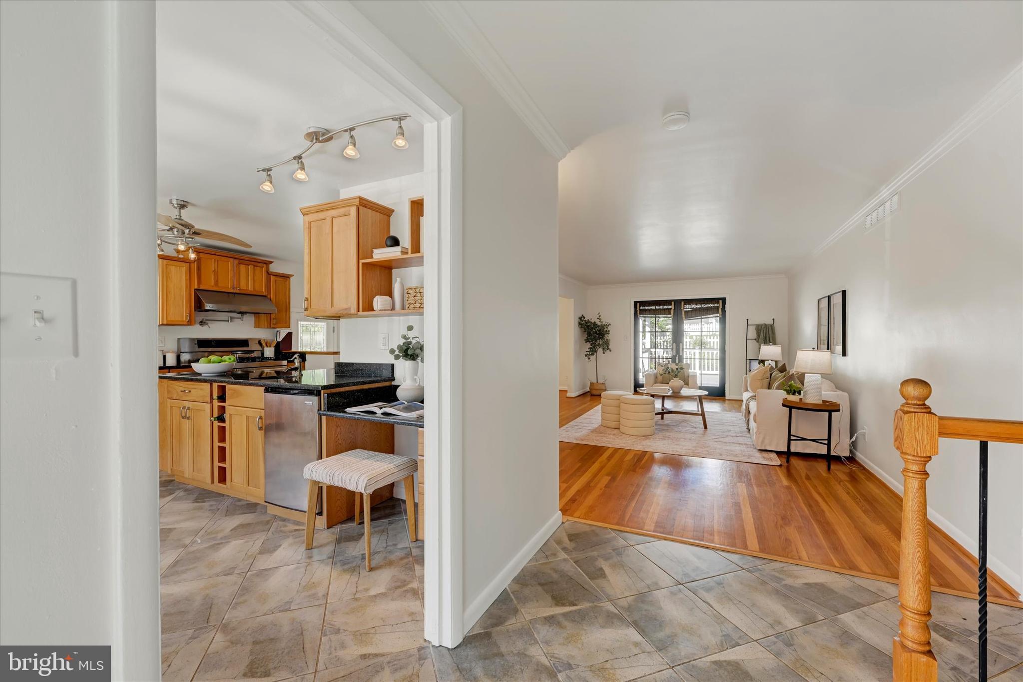 8216 Thornton Road Towson, MD 21204 - Photo 4 of 43
