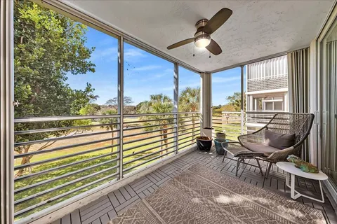 $2,300 | 3520 Oaks Way, Unit 306, Pompano Beach, FL 33069