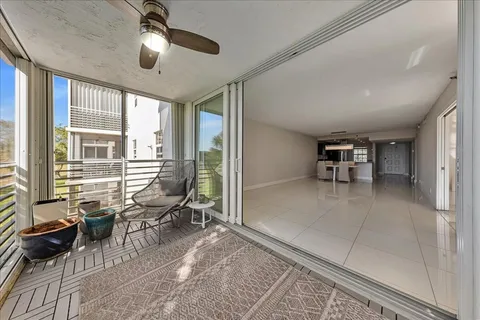 $2,300 | 3520 Oaks Way, Unit 306, Pompano Beach, FL 33069