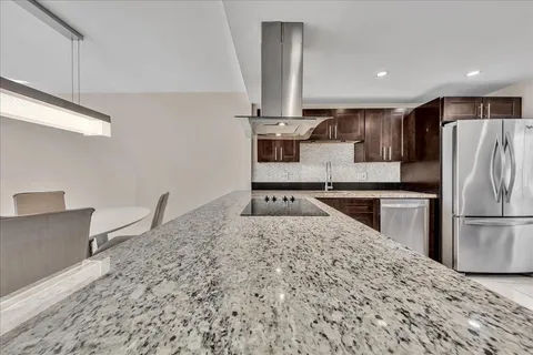 $2,300 | 3520 Oaks Way, Unit 306, Pompano Beach, FL 33069