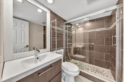 $2,300 | 3520 Oaks Way, Unit 306, Pompano Beach, FL 33069