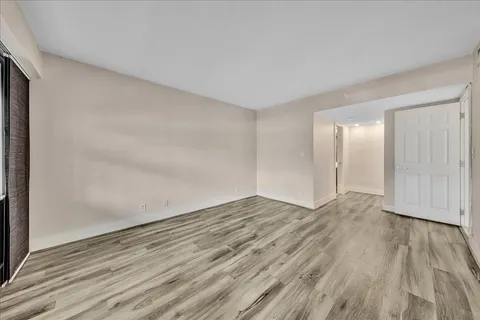 $2,300 | 3520 Oaks Way, Unit 306, Pompano Beach, FL 33069