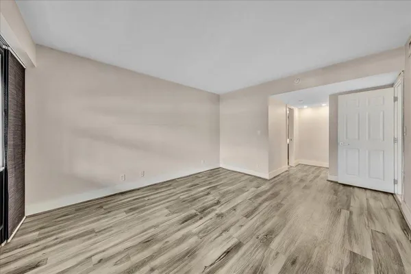 $2,400 | 3520 Oaks Way, Unit 306, Pompano Beach, FL 33069