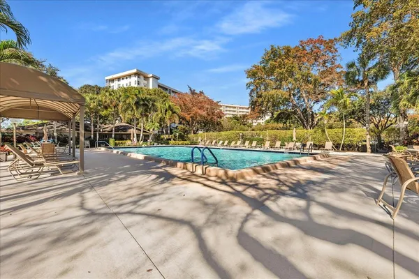 $2,400 | 3520 Oaks Way, Unit 306, Pompano Beach, FL 33069