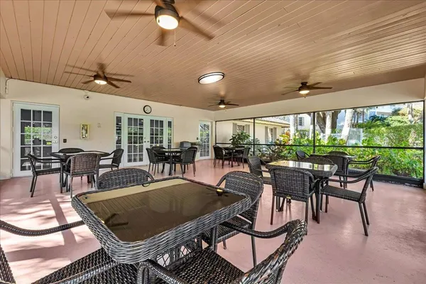 $2,400 | 3520 Oaks Way, Unit 306, Pompano Beach, FL 33069