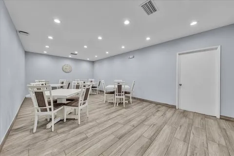 $2,300 | 3520 Oaks Way, Unit 306, Pompano Beach, FL 33069