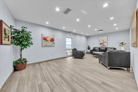 $2,300 | 3520 Oaks Way, Unit 306, Pompano Beach, FL 33069