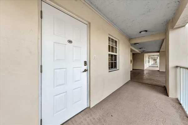 $2,400 | 3520 Oaks Way, Unit 306, Pompano Beach, FL 33069