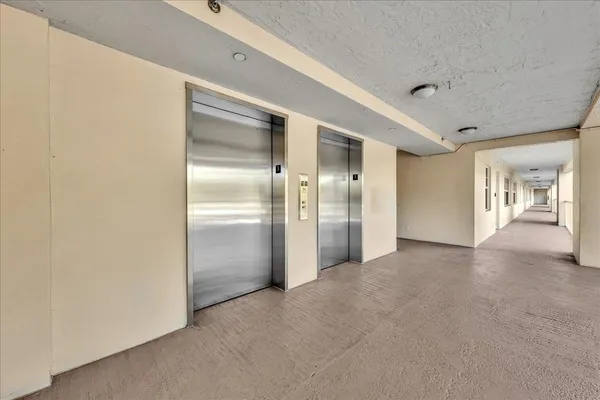 $2,400 | 3520 Oaks Way, Unit 306, Pompano Beach, FL 33069