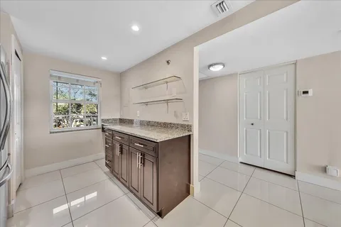 $2,300 | 3520 Oaks Way, Unit 306, Pompano Beach, FL 33069