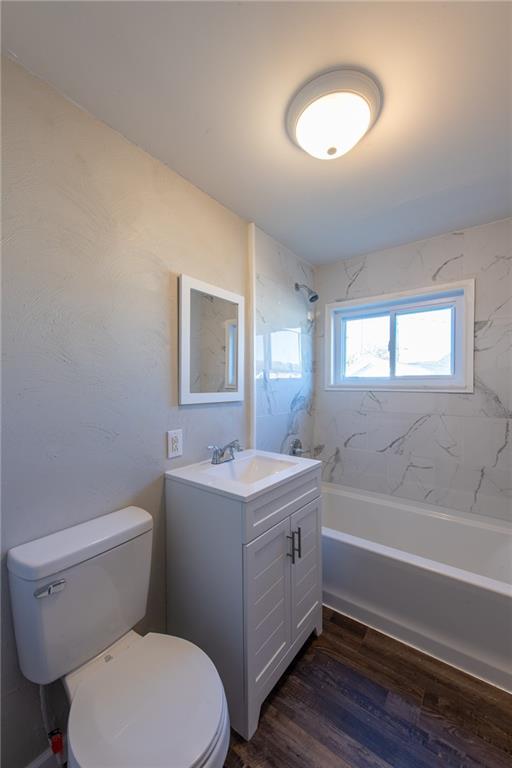 112 Farragut Avenue Vandergrift, PA 15690 - Photo 14 of 36 a bathroom with a toilet a sink and bathtub