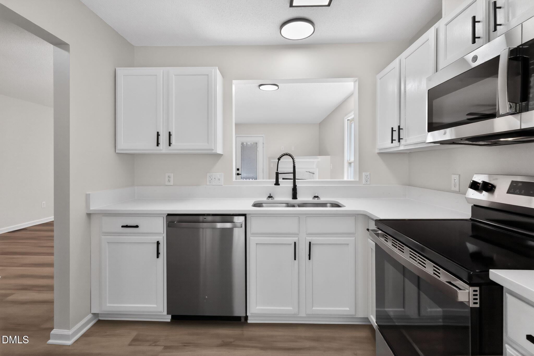 1600 Oakland Hills Way Raleigh, NC 27604 - Photo 6 of 14 11_1600_Oakland_Hills_Way_Raleigh_NC_276