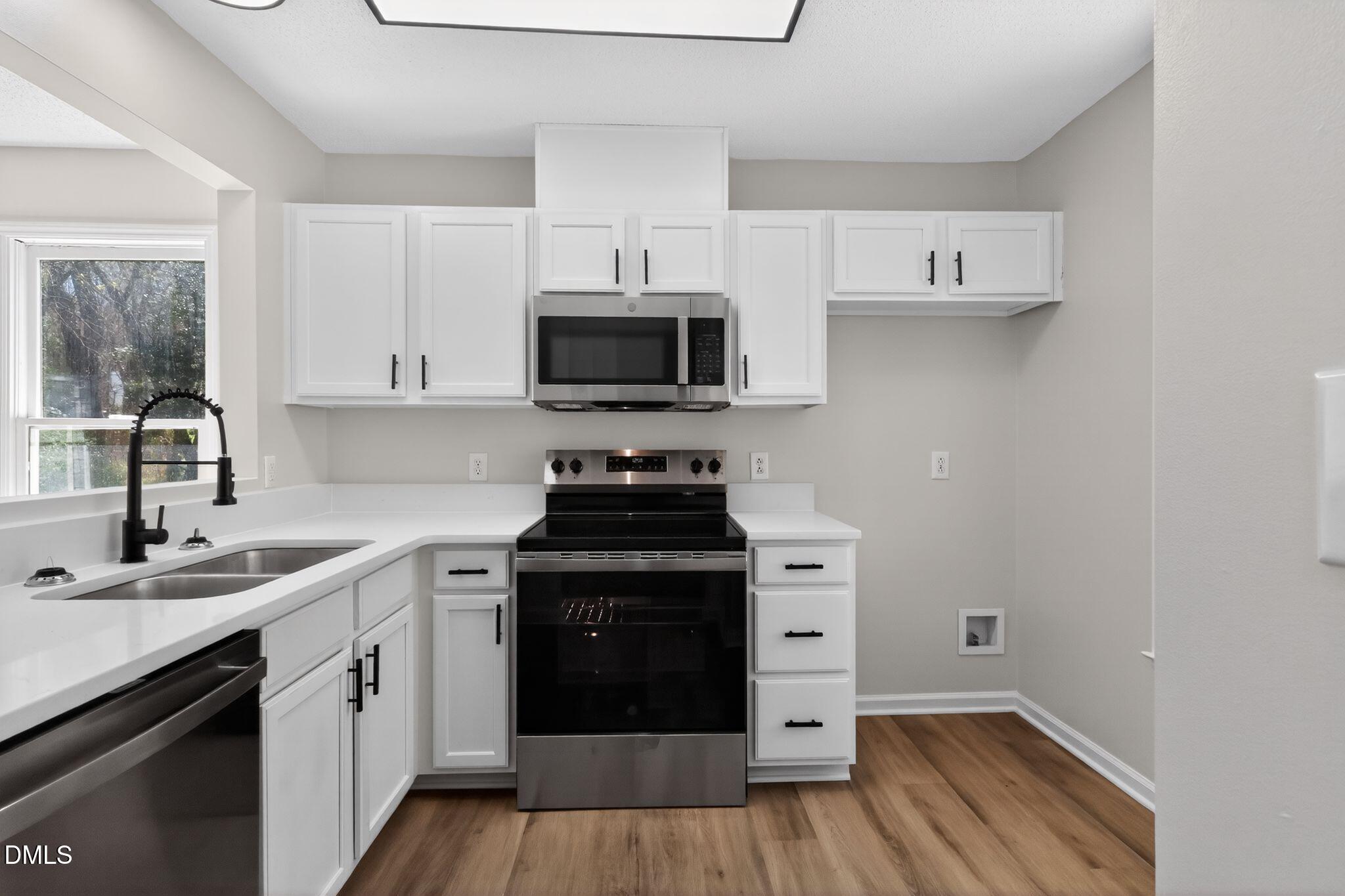 1600 Oakland Hills Way Raleigh, NC 27604 - Photo 7 of 14 09_1600_Oakland_Hills_Way_Raleigh_NC_276