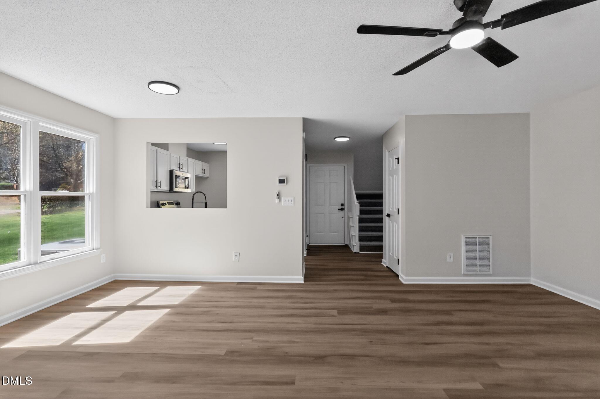 1600 Oakland Hills Way Raleigh, NC 27604 - Photo 8 of 14 04_1600_Oakland_Hills_Way_Raleigh_NC_276