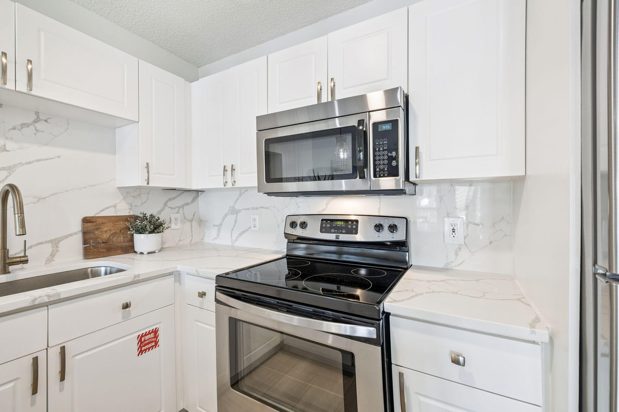 144 Spires Lane, Unit 207 Santa Rosa Beach, FL 32459 - Photo 18 of 49 Cohesive Interiors with Continuous Quart