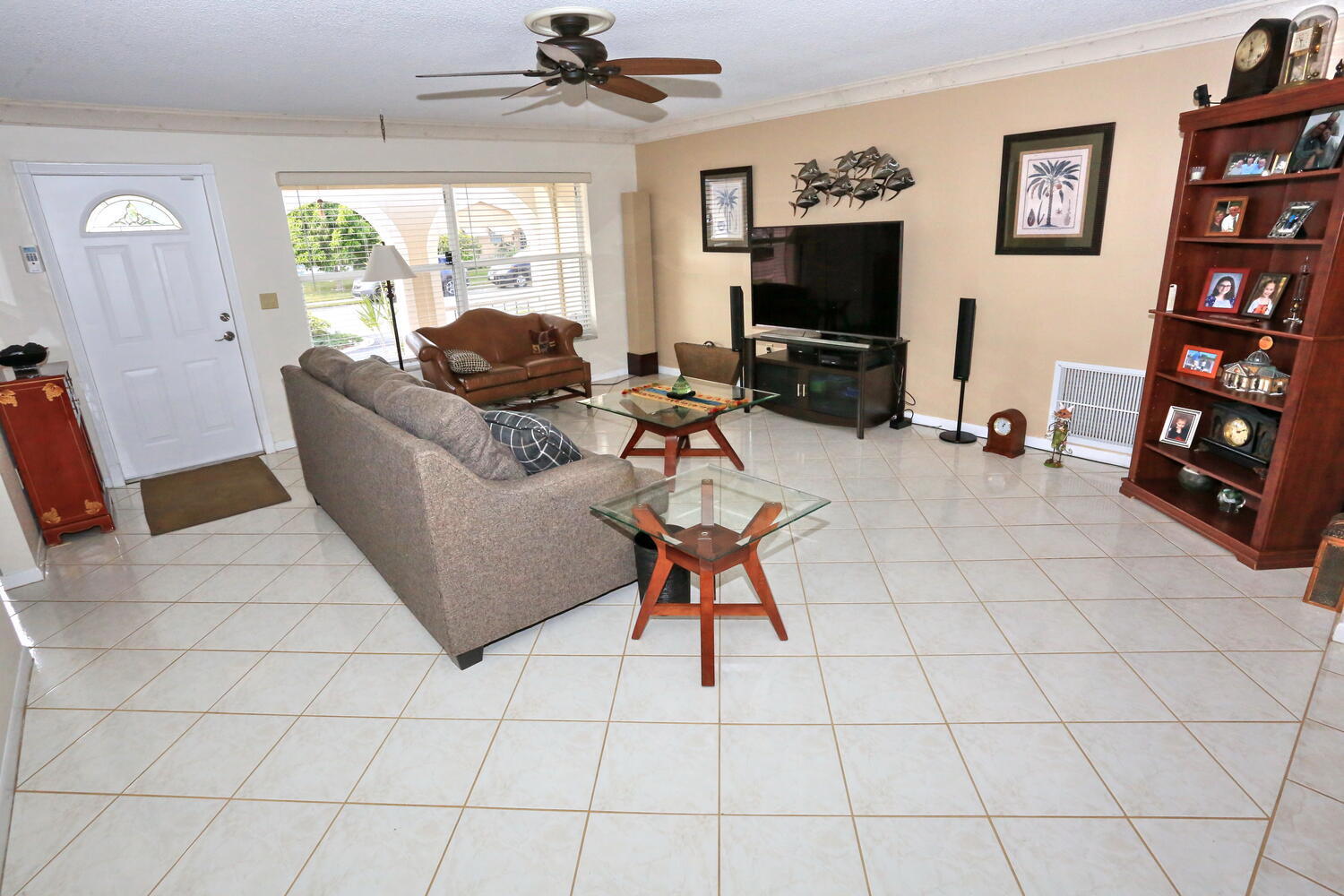 22618 Southwest 65th Terrace Boca Raton, FL 33428 - Photo 3 of 22 3 Front Entry and Living Room