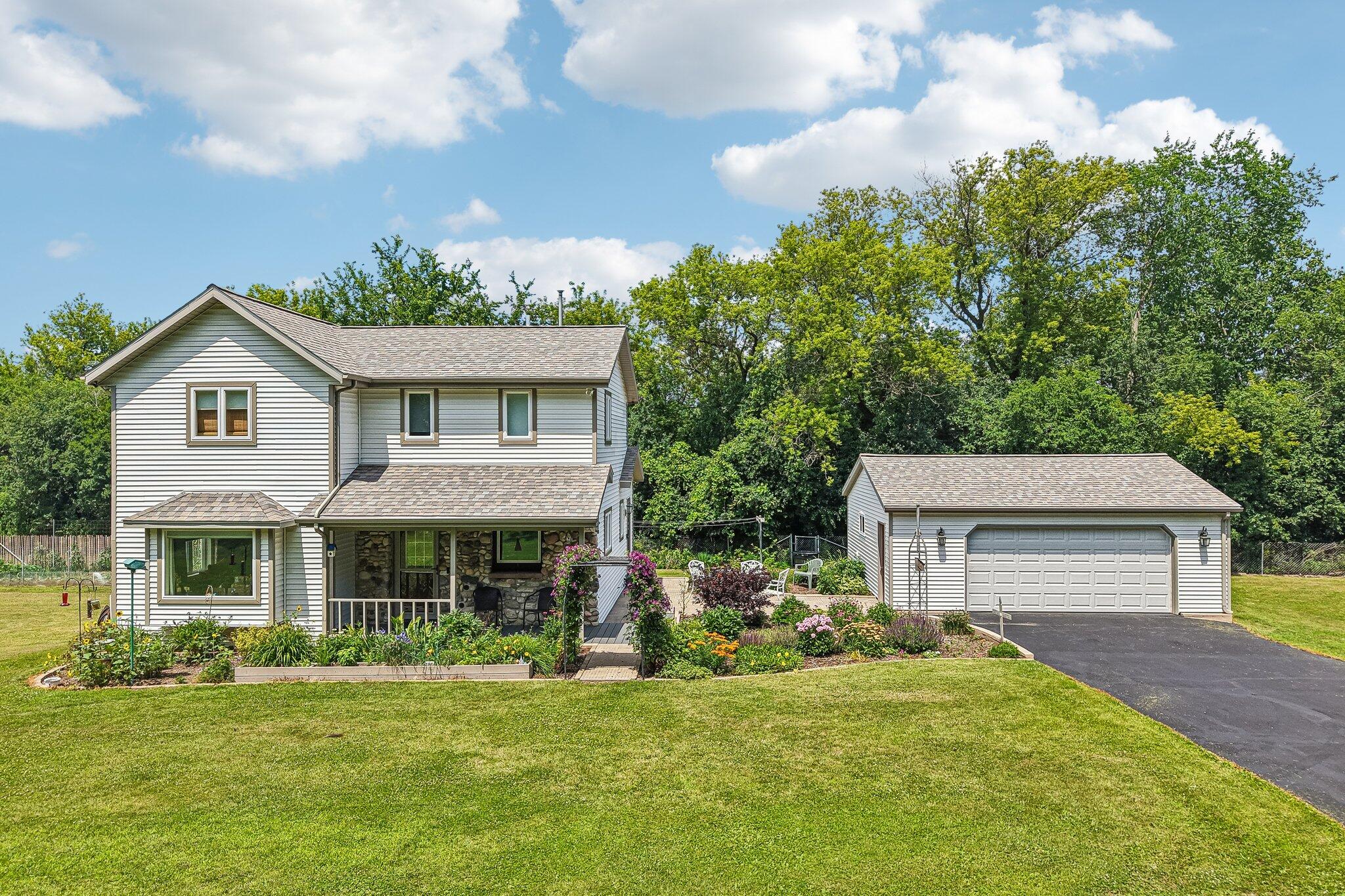 S17-w32648 Mickle Road Dousman, WI 53118 - Photo 31 of 40 Wecome home!