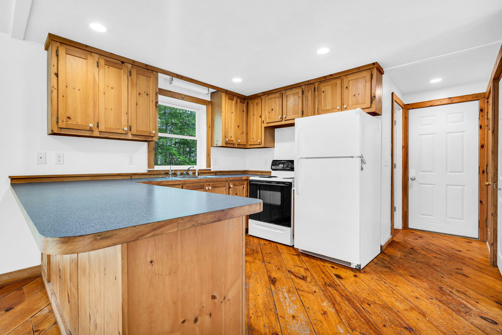 40 North Village Road Cape Neddick, ME 03902 - Photo 13 of 34 15-web-or-mls-DSC00591