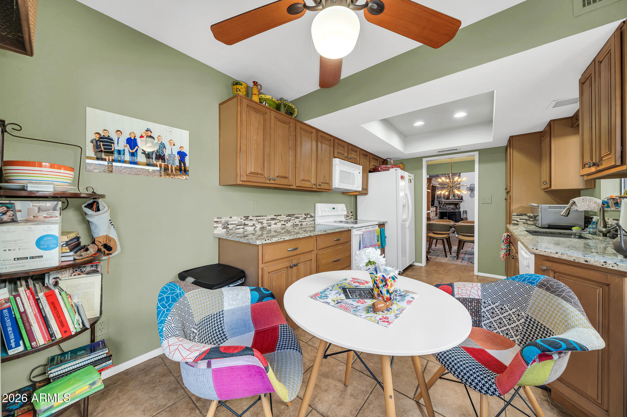 26236 North Bravo Lane Rio Verde, AZ 85263 - Photo 15 of 37 Breakfast Nook