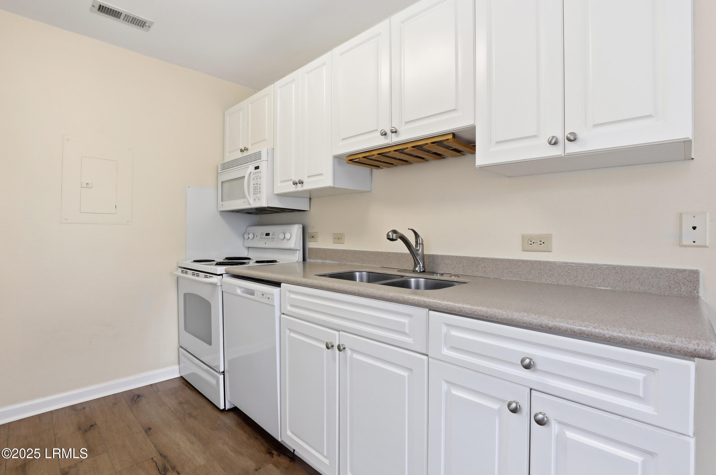 28 Old S Court, Unit A Bluffton, SC 29910 - Photo 16 of 42 22_1x2a4460