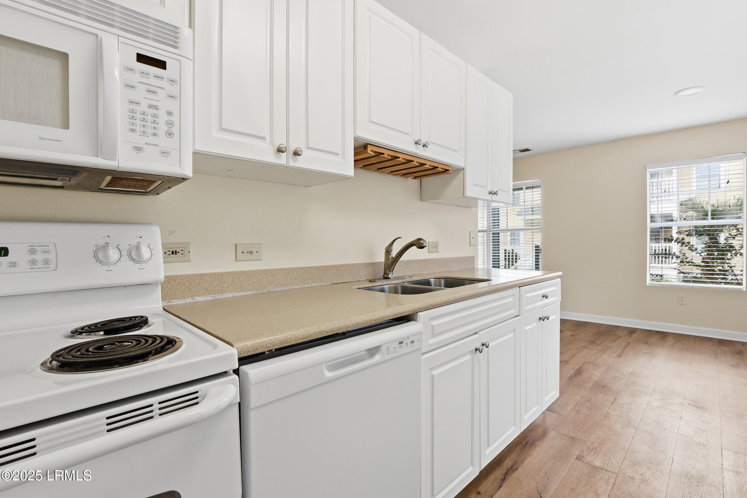 28 Old S Court, Unit A Bluffton, SC 29910 - Photo 19 of 42 25_1x2a4475