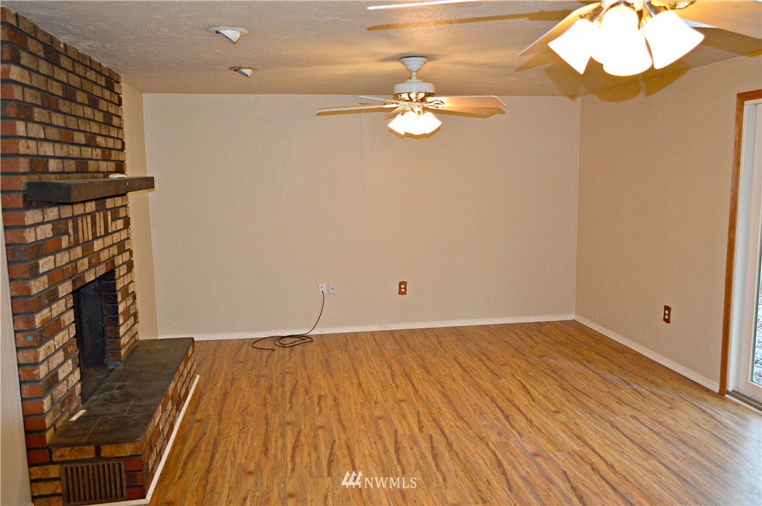 17700 Case Road Southwest Rochester, WA 98579 - Photo 4 of 15