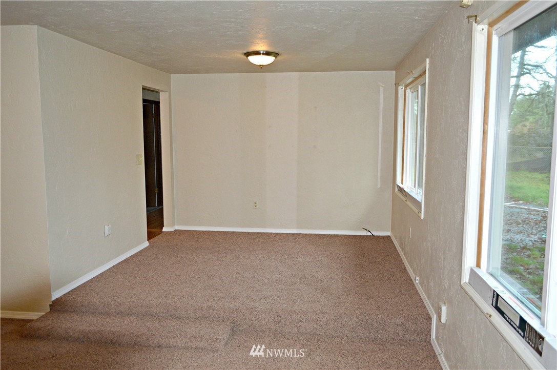 17700 Case Road Southwest Rochester, WA 98579 - Photo 7 of 15