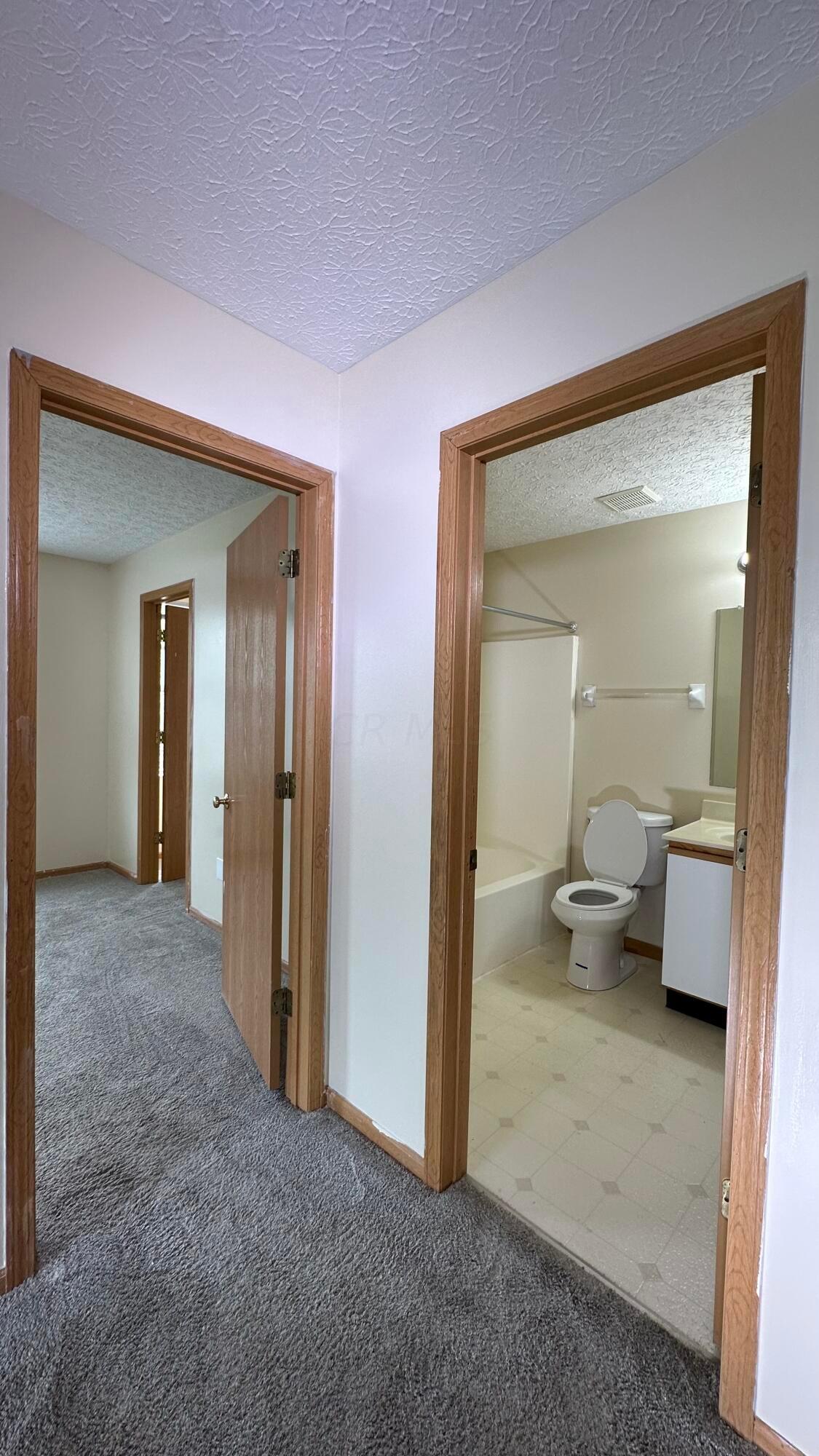2746 Northwold Road Columbus, OH 43231 - Photo 9 of 31 Bathroom on 2nd floor