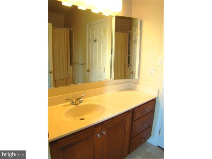 9 Fallowfield Circle Reading, PA 19607 - Photo 16 of 25 Bathroom