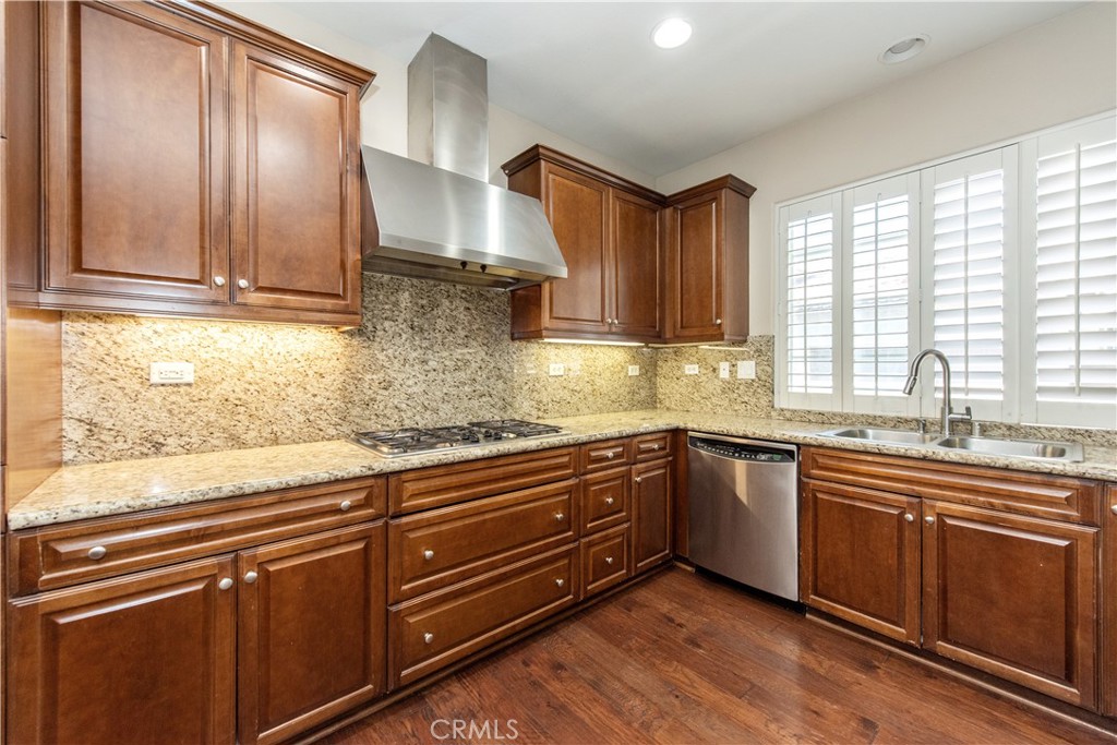 72 Shadowplay Irvine, CA 92620 - Photo 8 of 36