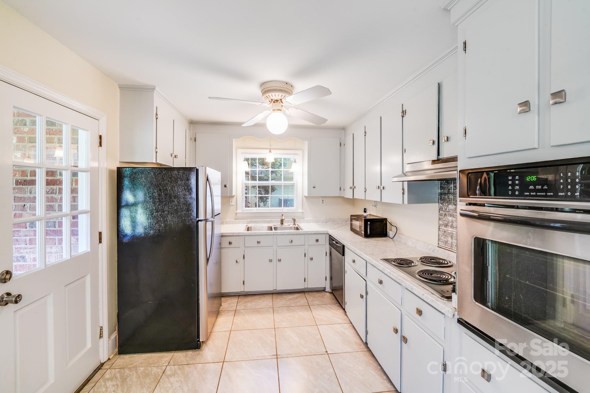 5816 Brookhaven Road Charlotte, NC 28210 - Photo 11 of 32 Gallery Image 11