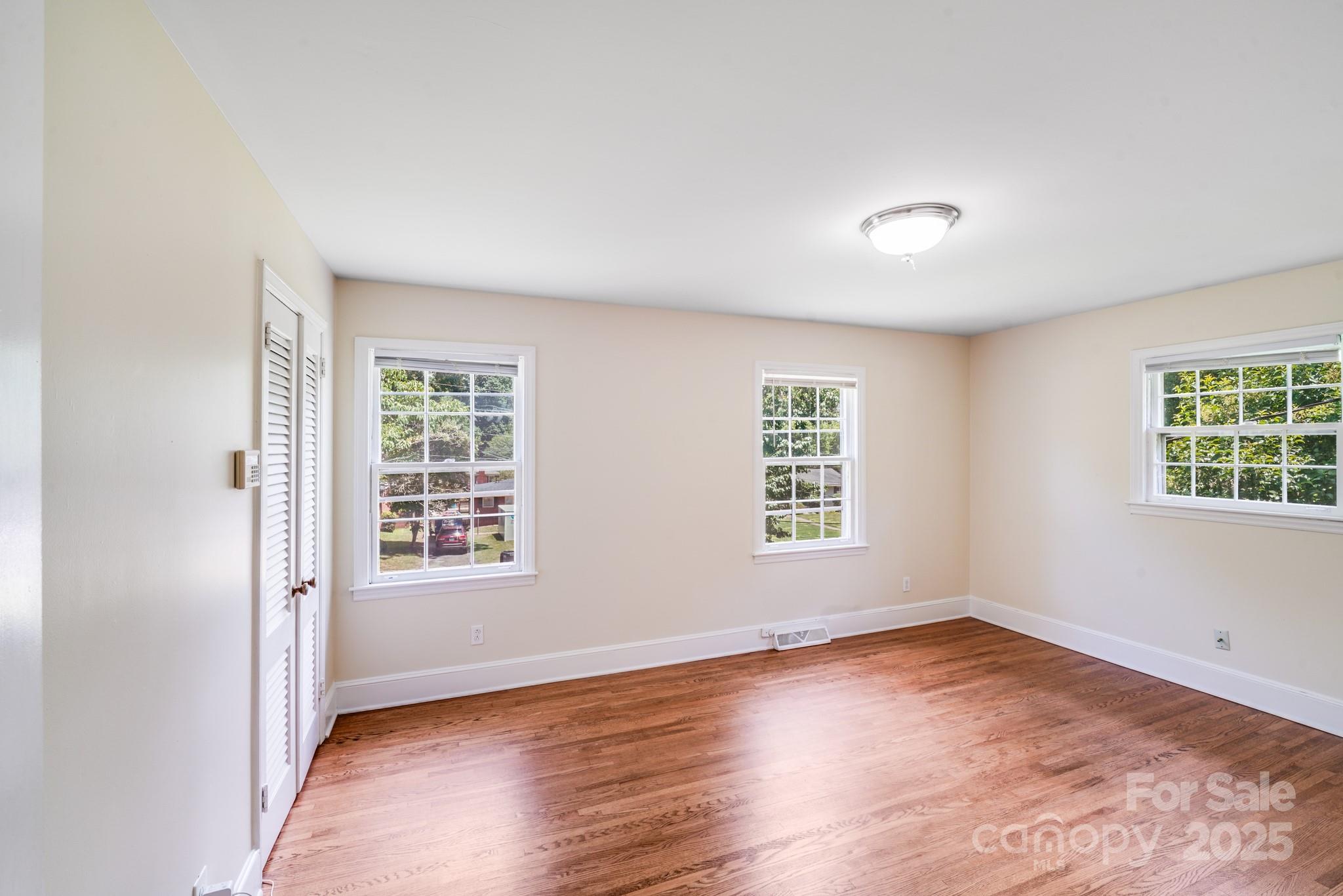 5816 Brookhaven Road Charlotte, NC 28210 - Photo 14 of 32 Gallery Image 14
