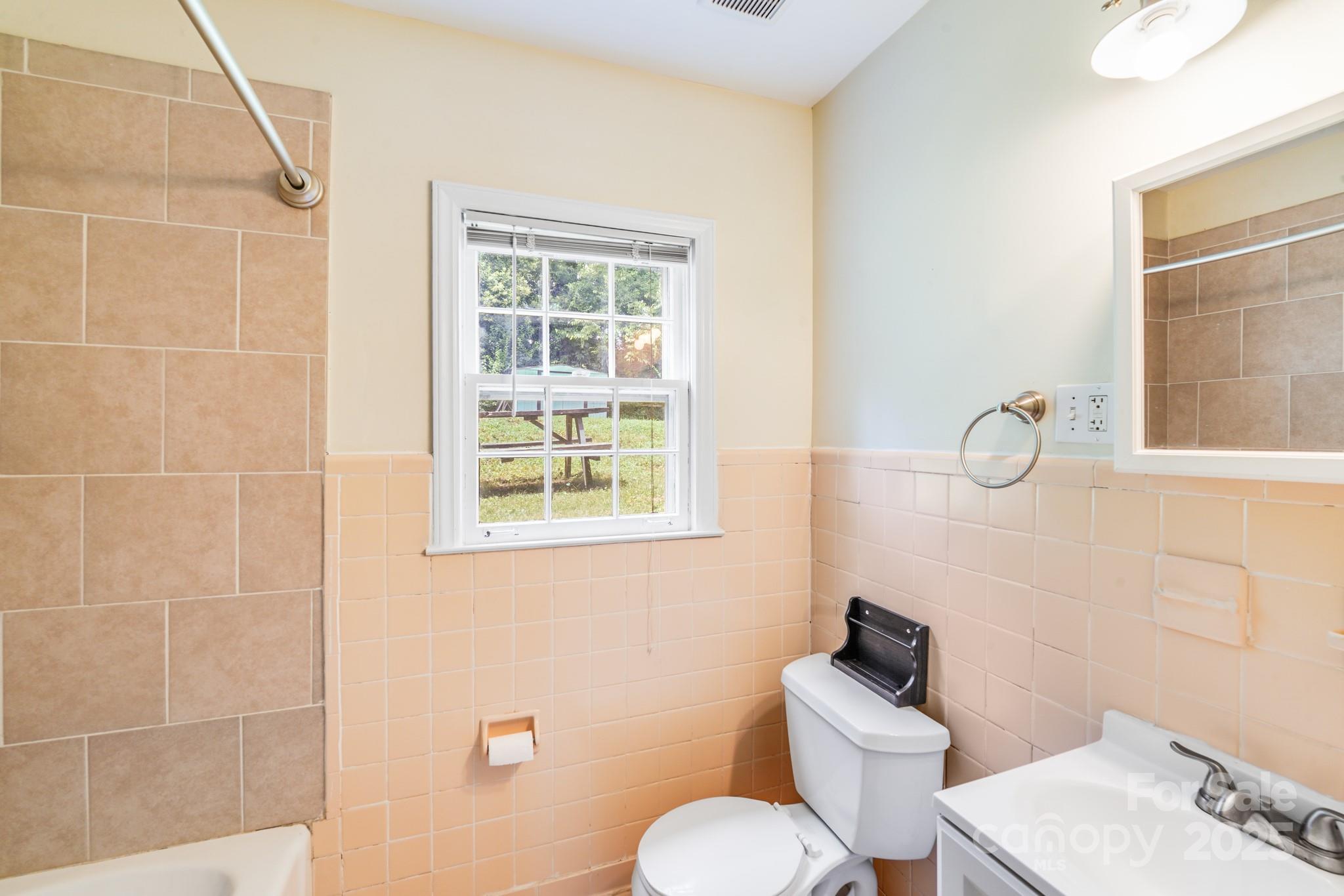 5816 Brookhaven Road Charlotte, NC 28210 - Photo 24 of 32 Gallery Image 24