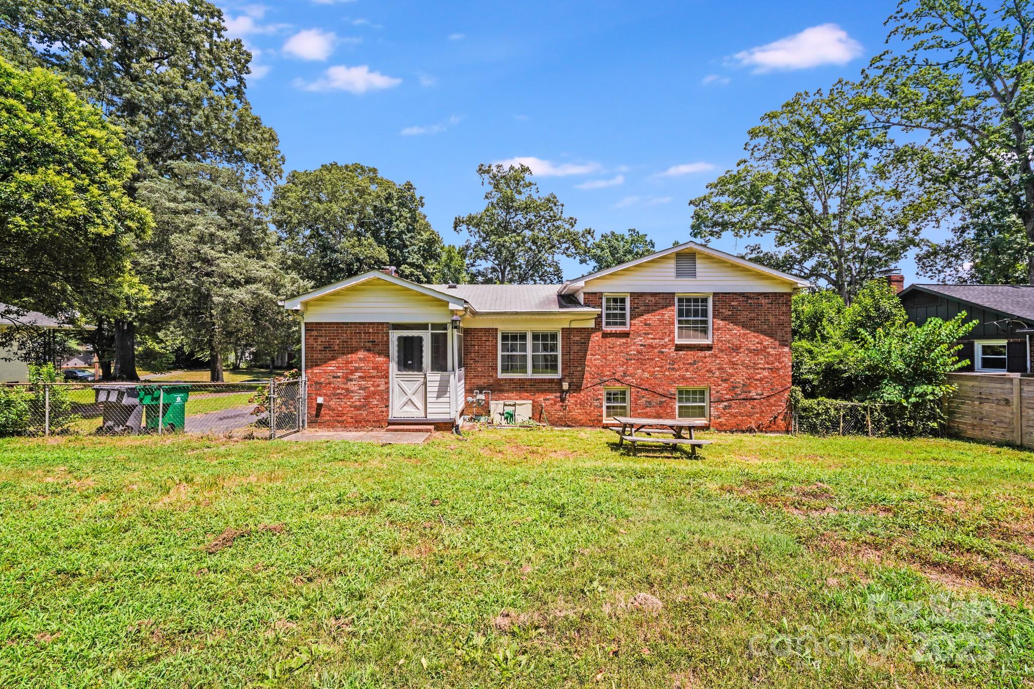 5816 Brookhaven Road Charlotte, NC 28210 - Photo 28 of 32 Gallery Image 28